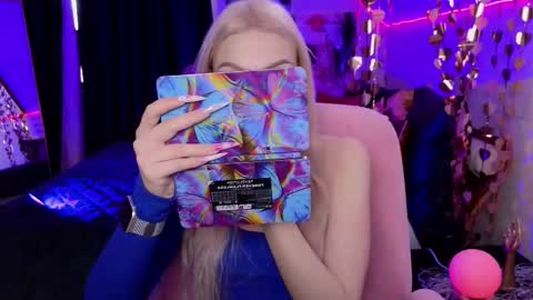 I am Lina online show from March 21, 8:08 am