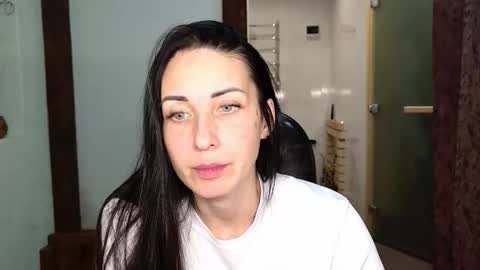 LinaLivee online show from November 17, 7:52 pm