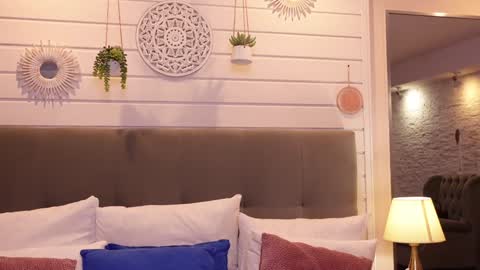 LinaReese online show from December 28, 5:02 am