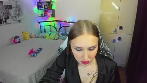 Snapshot of linatruly chatting on May 8, 9:42 pm Lina online show from May 8, 9:42 pm