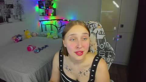 Snapshot of linatruly chatting on June 1, 9:16 pm Lina online show from June 1, 9:16 pm