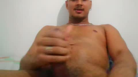 Snapshot of lincelince2003 chatting on February 25, 2:10 am lincelince2003 online show from February 25, 2:10 am