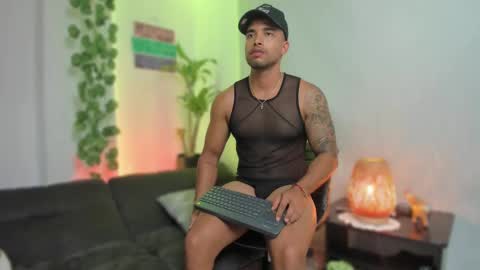 Snapshot of lincom_amith chatting on February 21, 4:07 am lincom amith online show from February 21, 4:07 am