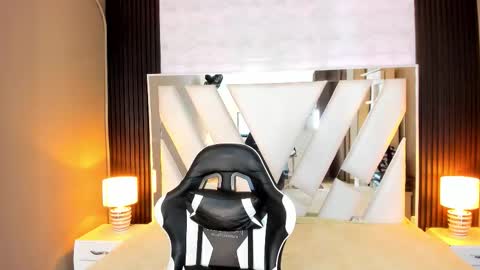  Linda  online show from December 20, 6:26 pm