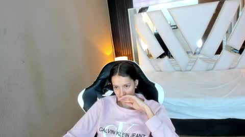  Linda  online show from April 26, 1:42 pm