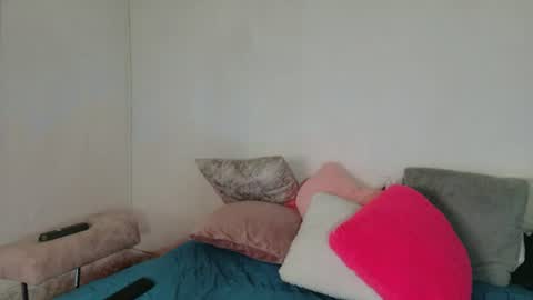 Snapshot of linda_581 chatting on August 1, 5:40 am linda online show from August 1, 5:40 am