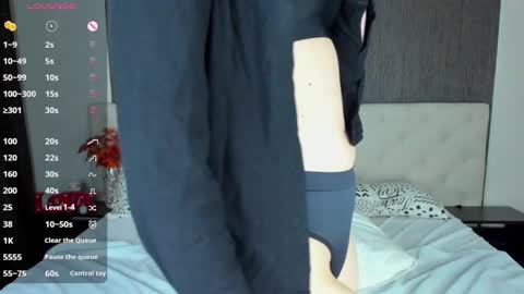 Linda  GMT2 Mon Tu Fri Sa Su  0300am-1000 am online show from December 13, 6:00 am