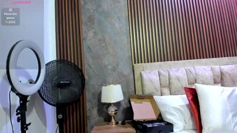 linda cabal online show from November 10, 9:03 pm