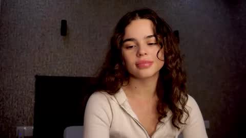 Linda online show from November 17, 1:28 pm