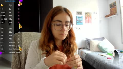 Giggles  online show from December 3, 1:21 pm