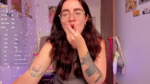 Giggles  online show from October 21, 1:45 pm