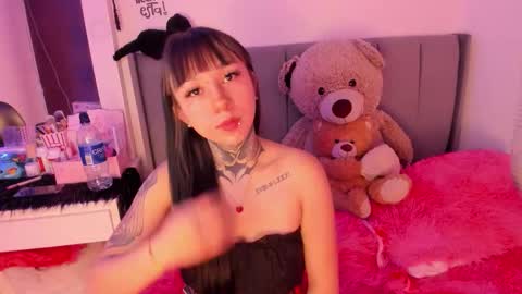 Lindaa maria  online show from January 10, 2:57 am