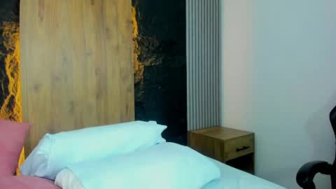 Snapshot of linda_montoya chatting on May 11, 8:50 pm linda_montoya online show from May 11, 8:50 pm
