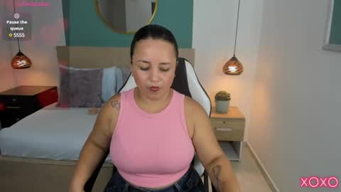 L I N D A online show from January 25, 7:18 pm