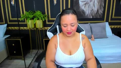 L I N D A online show from February 1, 11:54 am