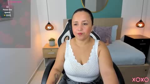 L I N D A online show from February 17, 7:10 pm