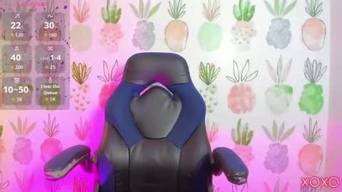 L I N D A online show from October 6, 7:33 pm