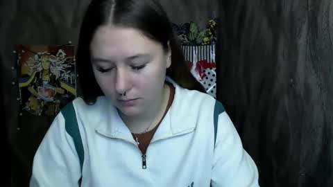 Snapshot of linda_s_ chatting on September 19, 7:43 am Linda online show from September 19, 7:43 am