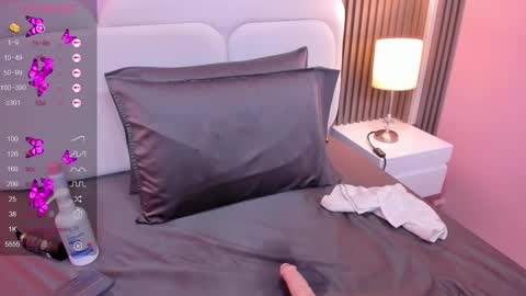 linda_sofi__ online show from February 21, 1:44 am
