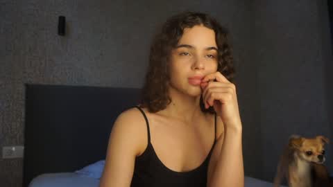 Snapshot of lindaaii chatting on June 4, 1:39 pm Linda online show from June 4, 1:39 pm