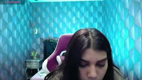 Snapshot of lindabreexlove chatting on December 19, 3:07 am    online show from December 19, 3:07 am