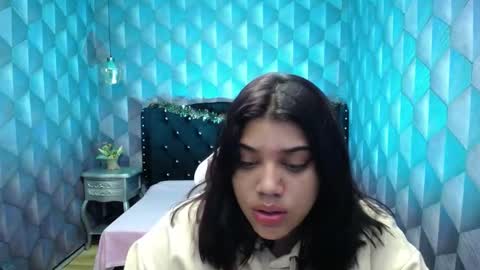 Snapshot of lindabreexlove chatting on December 20, 8:28 am    online show from December 20, 8:28 am