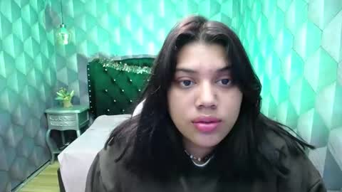 Snapshot of lindabreexlove chatting on December 23, 11:14 am    online show from December 23, 11:14 am