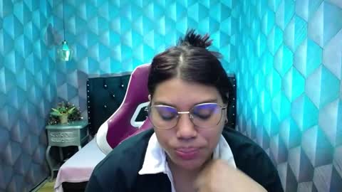 Snapshot of lindabreexlove chatting on December 27, 3:31 am    online show from December 27, 3:31 am