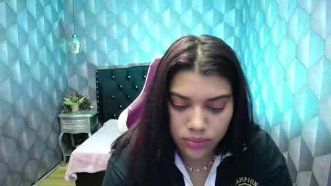Snapshot of lindabreexlove chatting on December 27, 10:12 am    online show from December 27, 10:12 am