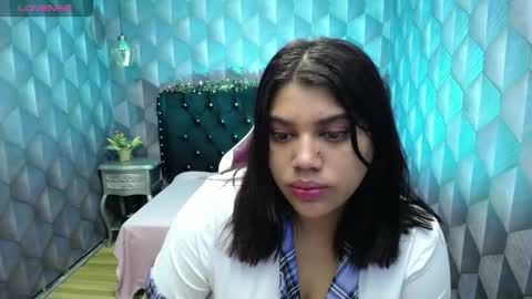 Snapshot of lindabreexlove chatting on December 28, 2:43 am    online show from December 28, 2:43 am