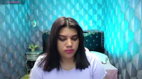 Snapshot of lindabreexlove chatting on December 29, 9:39 am    online show from December 29, 9:39 am
