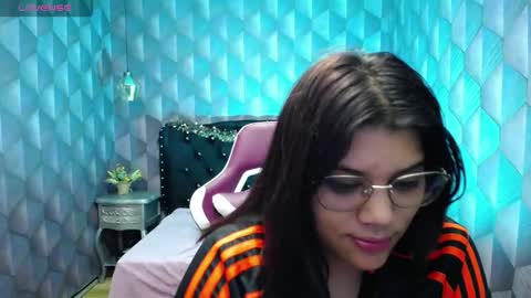 Snapshot of lindabreexlove chatting on December 30, 8:21 am    online show from December 30, 8:21 am