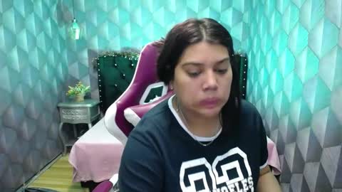 Snapshot of lindabreexlove chatting on January 5, 3:00 am    online show from January 5, 3:00 am