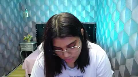 Snapshot of lindabreexlove chatting on January 9, 6:06 am    online show from January 9, 6:06 am