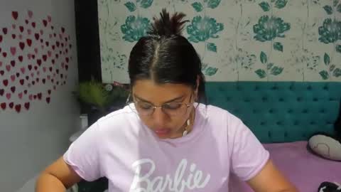Snapshot of lindabreexlove chatting on January 19, 1:44 pm    online show from January 19, 1:44 pm