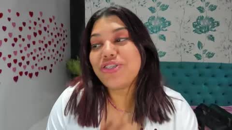Snapshot of lindabreexlove chatting on January 22, 7:45 pm    online show from January 22, 7:45 pm