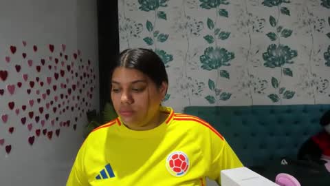 Snapshot of lindabreexlove chatting on January 25, 10:18 pm    online show from January 25, 10:18 pm