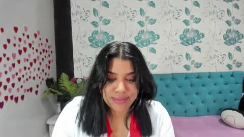 Snapshot of lindabreexlove chatting on January 28, 3:46 pm    online show from January 28, 3:46 pm