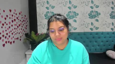 Snapshot of lindabreexlove chatting on January 29, 1:38 pm    online show from January 29, 1:38 pm
