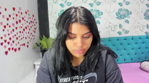 Snapshot of lindabreexlove chatting on February 1, 2:56 pm    online show from February 1, 2:56 pm