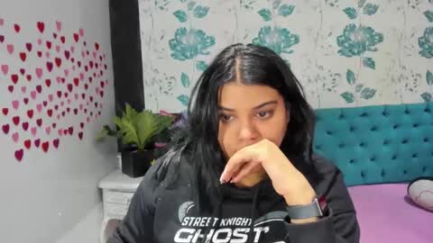 Snapshot of lindabreexlove chatting on February 1, 6:08 pm    online show from February 1, 6:08 pm