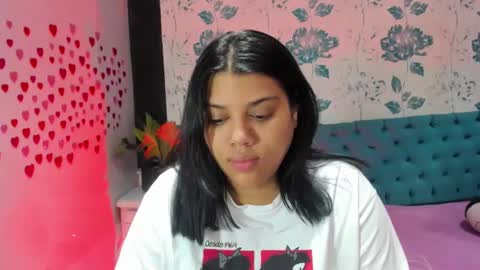 Snapshot of lindabreexlove chatting on February 2, 12:46 pm    online show from February 2, 12:46 pm