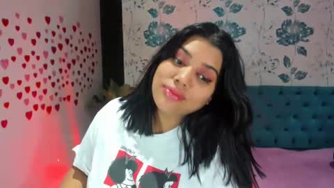 Snapshot of lindabreexlove chatting on February 2, 3:49 pm    online show from February 2, 3:49 pm