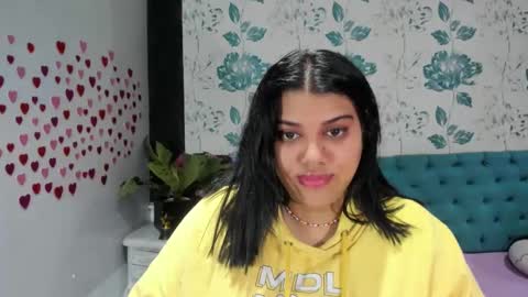 Snapshot of lindabreexlove chatting on February 4, 7:22 pm    online show from February 4, 7:22 pm