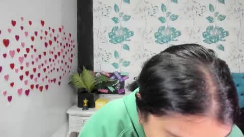 Snapshot of lindabreexlove chatting on February 11, 3:40 pm    online show from February 11, 3:40 pm