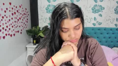 Snapshot of lindabreexlove chatting on February 25, 8:51 pm    online show from February 25, 8:51 pm