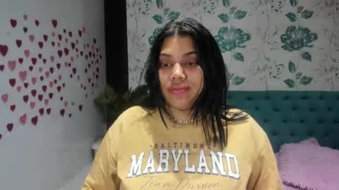 Snapshot of lindabreexlove chatting on March 2, 5:44 am    online show from March 2, 5:44 am