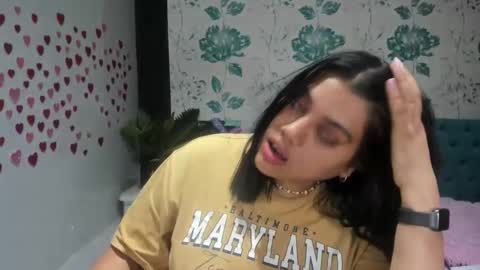 Snapshot of lindabreexlove chatting on March 2, 8:48 am    online show from March 2, 8:48 am