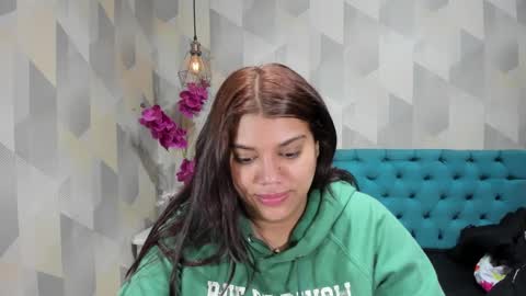 Snapshot of lindabreexlove chatting on September 22, 1:24 pm    online show from September 22, 1:24 pm
