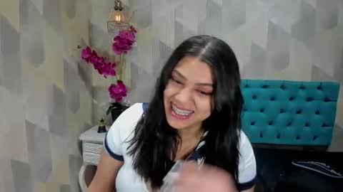 Snapshot of lindabreexlove chatting on October 25, 2:13 pm    online show from October 25, 2:13 pm